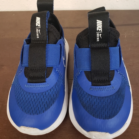 Nike Flex Plus Sneaker - Picture 7 of 8